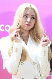 [동아포토]있지 유나, 여기 하트 있지