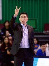 [포토] 이상민 감독, 승리의 V~