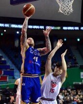 [포토] 미네라스, 가볍게 넣어볼까?