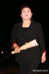 [동아포토]이정은, 당당한 청룡영화상 레드카펫 입성