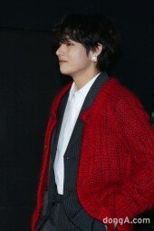 [동아포토]방탄소년단 뷔, 11월의 산타