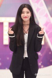 [동아포토]페이버릿 정희, 섹시한 레드립