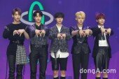 [동아포토]투모로우바이투게더, 베일 벗은 4세대 아이돌