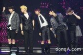 [동아포토]TXT, 개성 가득한 무대 5인 5색