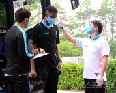 [포토] 에드가 ‘마스크와 체온 측정은 필수’