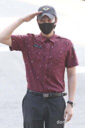 [동아포토]장근석, 코로나19 속 소집해제.. 마스크 쓴 채 거수경례
