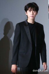 [동아포토]홍경, 신선한 마스크.. 충무로 샛별