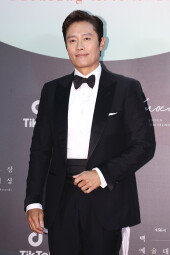 [포토]이병헌, 대종상에 이어 백상예술대상까지.. 바쁘다 바빠 (2020 백상예술대상)