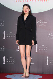 [포토]공효진, 명품 배우의 국보급 각선미 (2020 백상예술대상)