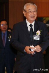 [동아포토]이순재, 마스크는 필수