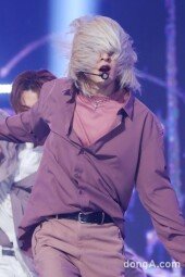 [동아포토]온리원오브 준지, 감출 수 없는 섹시미