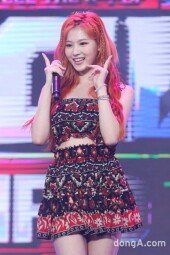 [동아포토]트와이스 사나, 청량미 넘치는 미소