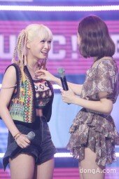 [동아포토]나연, 모모는 귀여워