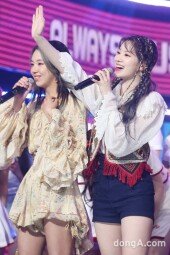 [동아포토]트와이스 다연, 팬을 향한 눈맞춤