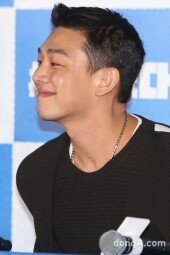 [동아포토]유아인, 원맨쇼의 여유 미소