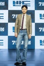 [포토]강동원, 길어보이는 반도 훈남