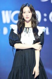 [동아포토]네이처 채빈, 막 잠에서 깨어난 공주 같아