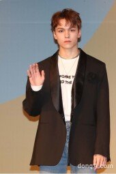 [동아포토]세븐틴 버논, 시크한 매력