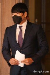 [동아포토]강정호, 공식 기자회견 열어