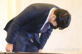 [동아포토]고개 숙인 강정호.. 진심으로 사과드립니다