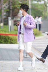 [동아포토]영탁, 출근길 쿨 패션