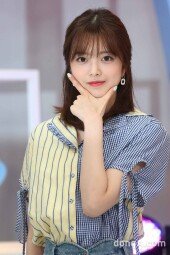 [동아포토]위키미키 지수연, 빛나는 브이라인