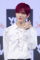 [동아포토]베리베리 계현, 강렬한 레드