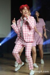 [동아포토]김수찬, 날 따라해봐요