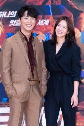 [동아포토]윤시윤-경수진, 트레인 커플의 미소