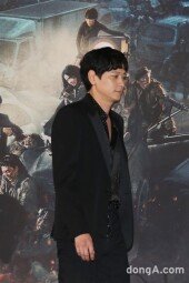 [동아포토]강동원, 오늘도 화보