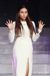 [동아포토]엄지, 깜찍발랄하게