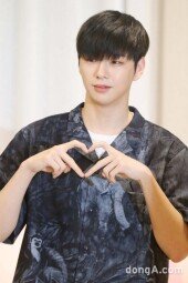 [동아포토]강다니엘, 흑발 변신.. 마젠타로 컴백 임박