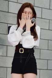 [DA포토]있지 채령, 가려도 예쁨