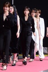 [DA포토]위키미키, 프로 모델 포스