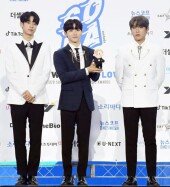 [DA포토]AB6IX, 이대휘 인형과 함께