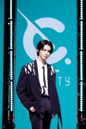 [DA포토] 크래비티 민희, 강렬해진 눈빛