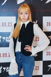 [DA포토]이나경, 스크린 뚫고 나올 기세