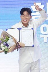 [DA포토]나태주, 한국도박문제관리센터 홍보대사