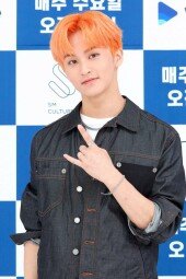 [DA포토]슈퍼엠 마크, 휴양지 인기남