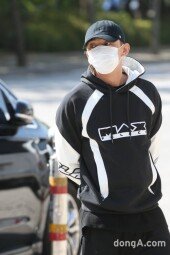 [DA포토]유아인, 빛나는 출근길