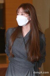 [DA포토]손담비, 마스크로 가릴 수 없는 미모