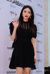 [포토] 청하 ‘여러분 반가워요’