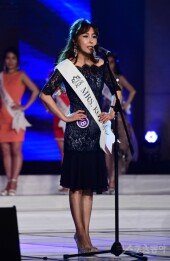 [포토] 김향숙 ‘떨림 참으며’