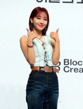 [포토] 이달의 소녀 이브 ‘올해도 엄지 척~’