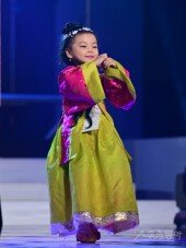 [포토] 이다연 ‘떨림에 엇나간 손하트’