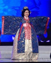 [포토] 김예지 ‘제 백제전통복 어때요?’