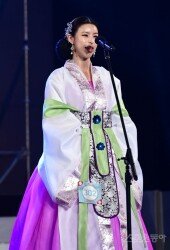 [포토] 김재이 ‘단아한 자기소개’