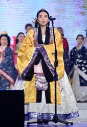 [포토] 신윤주 ‘떨려요’