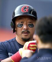 [포토] 솔로포 이병규 ‘이제부터 추격이다’