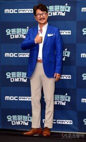 [포토] 김승진 선장 ‘요트원정대, 나만 믿어~’